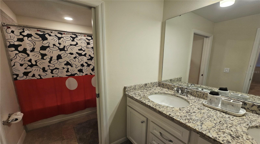 Davenport, Florida 33897, 5 Bedroom Bedrooms, ,4 Bathroombathrooms,Residential,For Sale,Lana,0,Mfro6440172