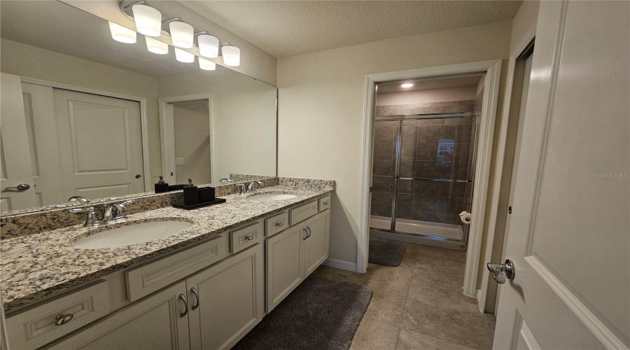 Davenport, Florida 33897, 5 Bedroom Bedrooms, ,4 Bathroombathrooms,Residential,For Sale,Lana,0,Mfro6440172