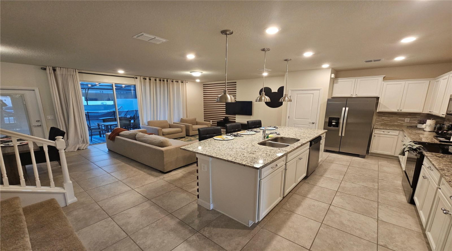 Davenport, Florida 33897, 5 Bedroom Bedrooms, ,4 Bathroombathrooms,Residential,For Sale,Lana,0,Mfro6440172