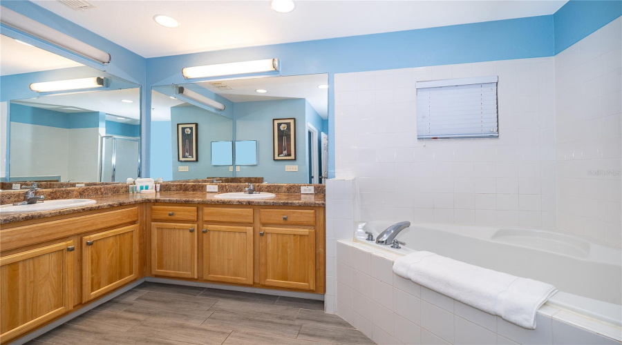 Kissimmee, Florida 34747, 3 Bedroom Bedrooms, ,2 Bathroombathrooms,Residential,For Sale,Treasure Trove,0,Mfro6438754