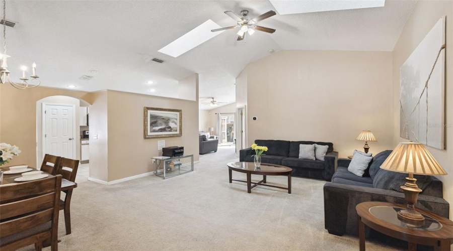 Davenport, Florida 33897, 3 Bedroom Bedrooms, ,2 Bathroombathrooms,Residential,For Sale,Lockbreeze,0,Mfro6440664