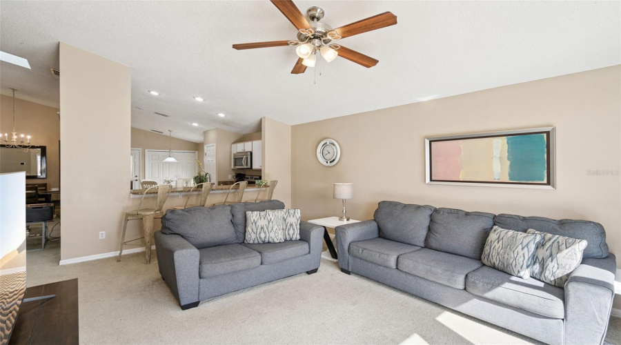 Davenport, Florida 33897, 3 Bedroom Bedrooms, ,2 Bathroombathrooms,Residential,For Sale,Lockbreeze,0,Mfro6440664