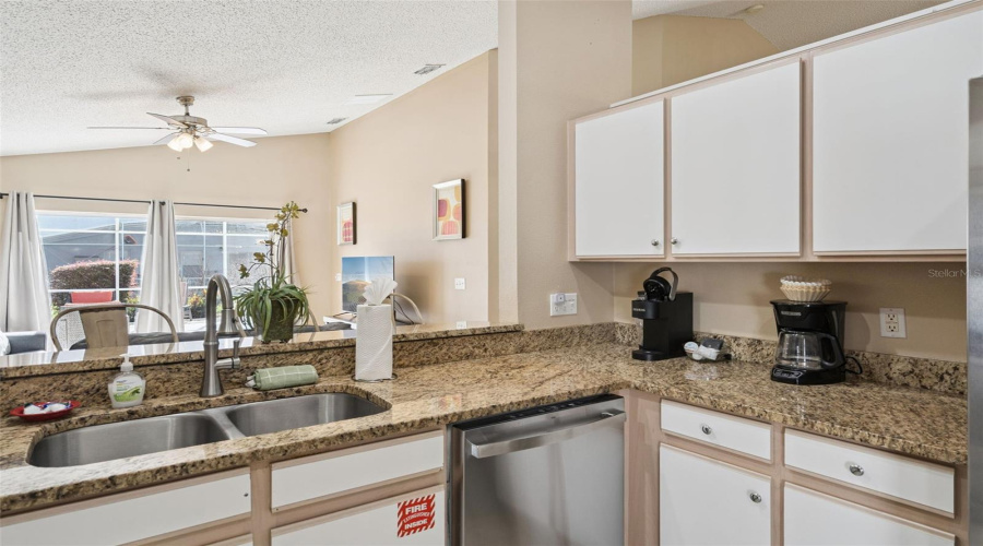 Davenport, Florida 33897, 3 Bedroom Bedrooms, ,2 Bathroombathrooms,Residential,For Sale,Lockbreeze,0,Mfro6440664