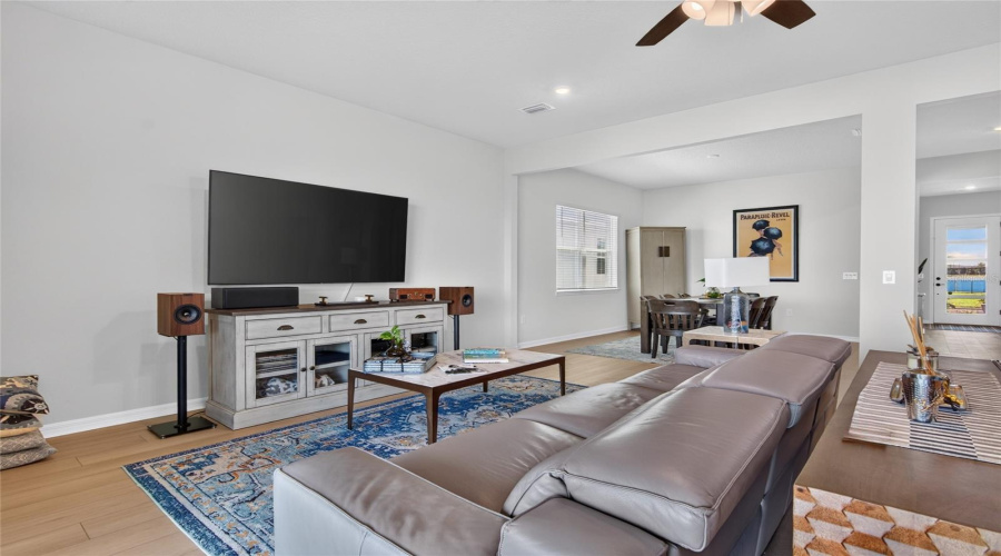 Orlando, Florida 32836, 5 Bedroom Bedrooms, ,4 Bathroombathrooms,Residential,For Sale,Bissell,0,Mfro6440597
