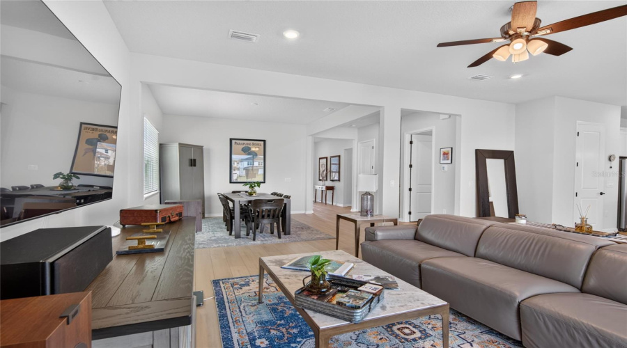 Orlando, Florida 32836, 5 Bedroom Bedrooms, ,4 Bathroombathrooms,Residential,For Sale,Bissell,0,Mfro6440597
