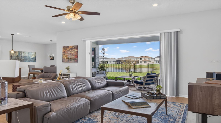 Orlando, Florida 32836, 5 Bedroom Bedrooms, ,4 Bathroombathrooms,Residential,For Sale,Bissell,0,Mfro6440597