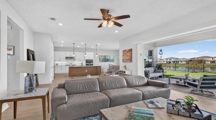 Orlando, Florida 32836, 5 Bedroom Bedrooms, ,4 Bathroombathrooms,Residential,For Sale,Bissell,0,Mfro6440597