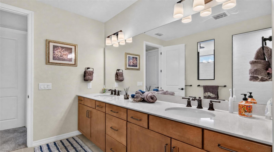 Orlando, Florida 32836, 5 Bedroom Bedrooms, ,4 Bathroombathrooms,Residential,For Sale,Bissell,0,Mfro6440597