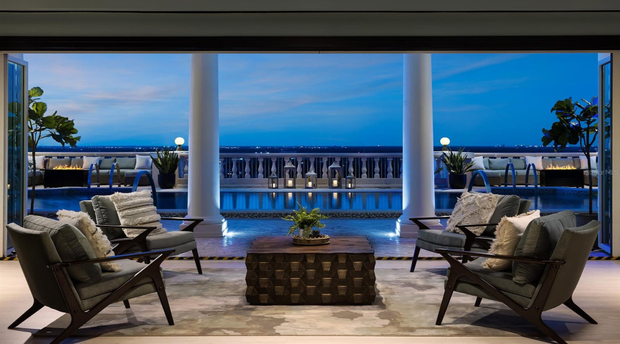 Cabanas &Amp; Pool