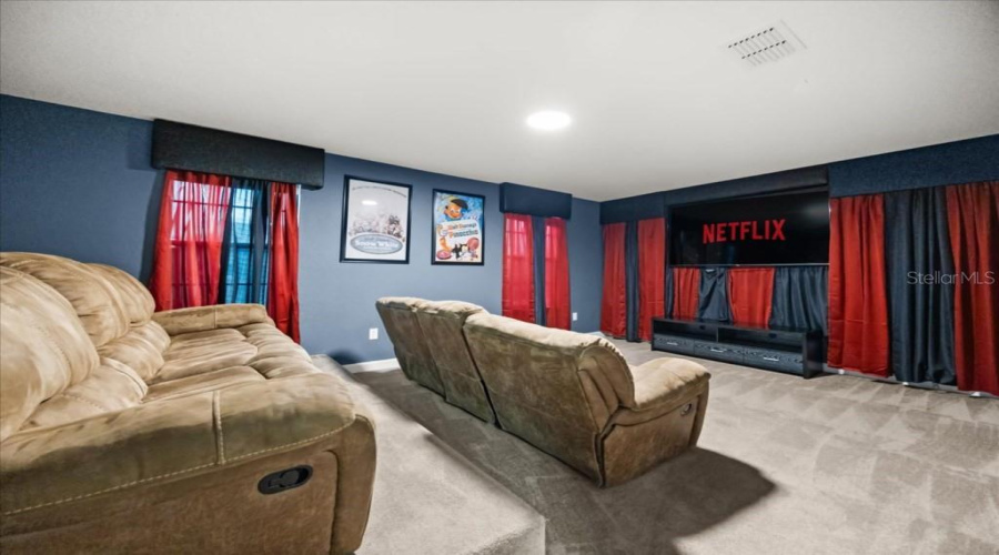 Davenport, Florida 33896, 8 Bedroom Bedrooms, ,5 Bathroombathrooms,Residential,For Sale,Rolling Fairway,0,Mfro6440435