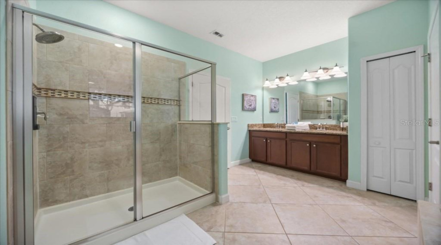 Davenport, Florida 33896, 8 Bedroom Bedrooms, ,5 Bathroombathrooms,Residential,For Sale,Rolling Fairway,0,Mfro6440435