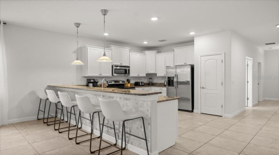 Davenport, Florida 33896, 8 Bedroom Bedrooms, ,5 Bathroombathrooms,Residential,For Sale,Rolling Fairway,0,Mfro6440435