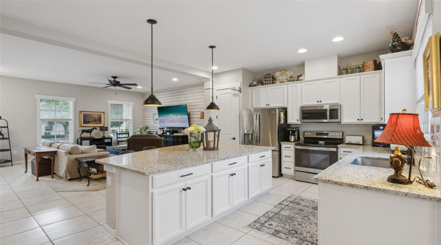 Celebration, Florida 34747, 3 Bedroom Bedrooms, ,2 Bathroombathrooms,Residential,For Sale,Kiawah,0,Mfro6439965