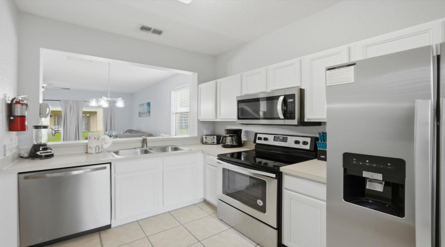 Davenport, Florida 33897, 4 Bedroom Bedrooms, ,3 Bathroombathrooms,Residential,For Sale,Miramar Avenue,0,Mfro6404384