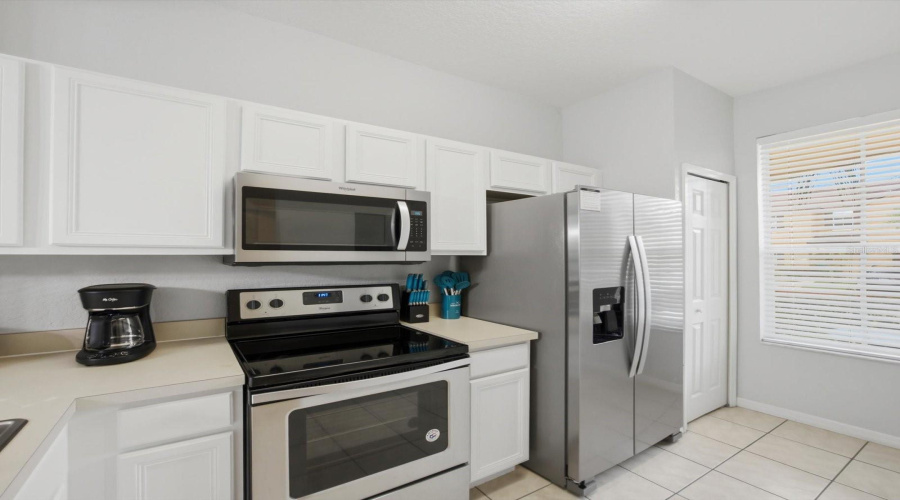 Davenport, Florida 33897, 4 Bedroom Bedrooms, ,3 Bathroombathrooms,Residential,For Sale,Miramar Avenue,0,Mfro6404384