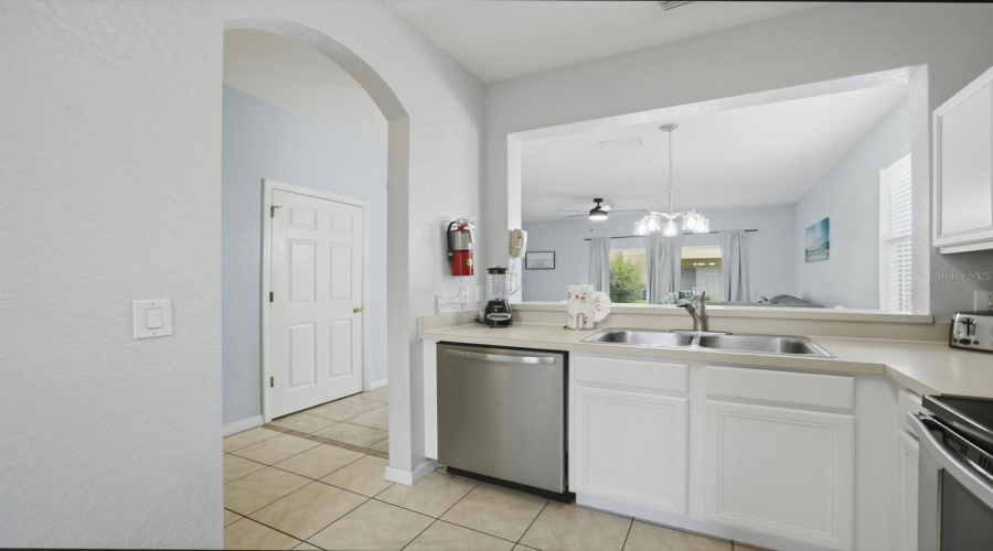 Davenport, Florida 33897, 4 Bedroom Bedrooms, ,3 Bathroombathrooms,Residential,For Sale,Miramar Avenue,0,Mfro6404384