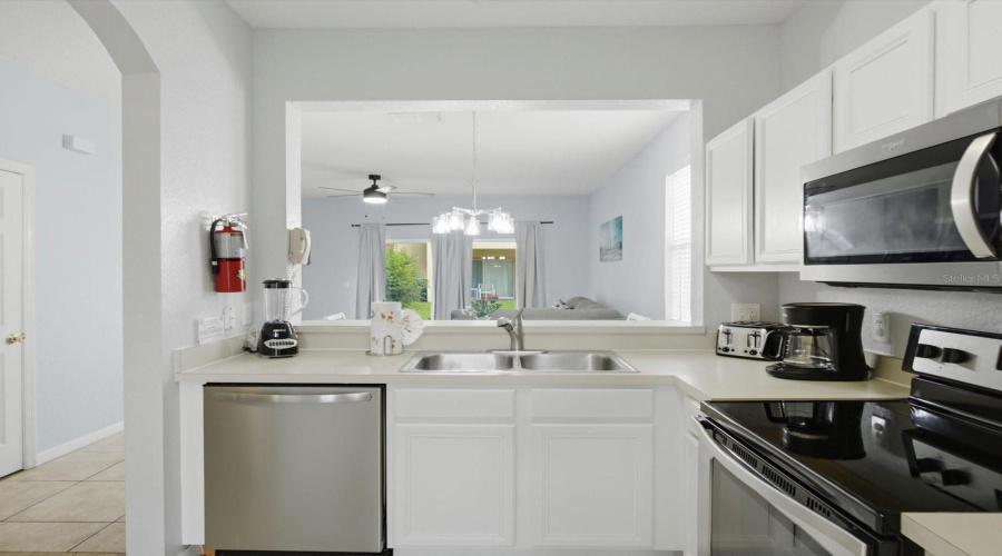 Davenport, Florida 33897, 4 Bedroom Bedrooms, ,3 Bathroombathrooms,Residential,For Sale,Miramar Avenue,0,Mfro6404384