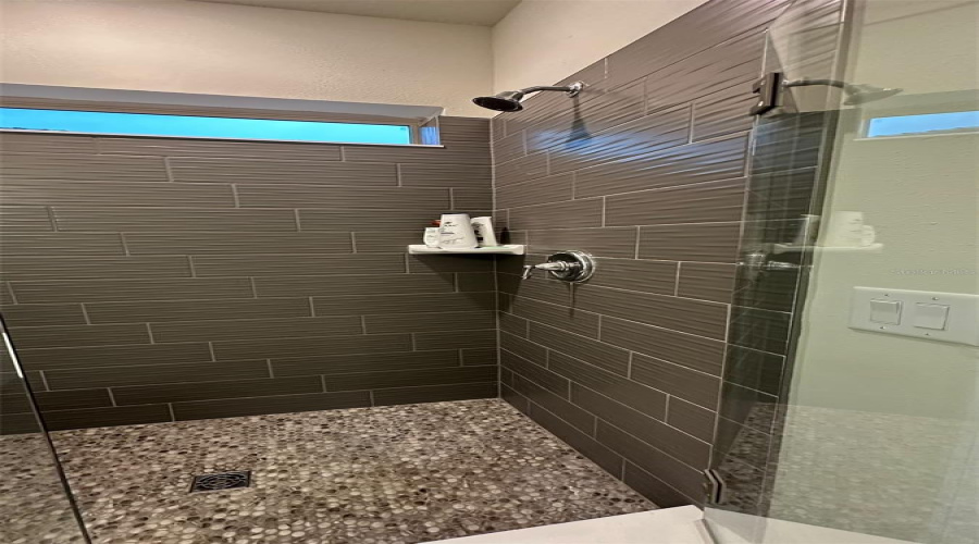 Orlando, Florida 32836, 7 Bedroom Bedrooms, ,4 Bathroombathrooms,Residential,For Sale,Leaf Grove,0,Mfro6438077