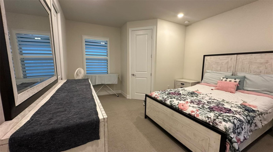 Orlando, Florida 32836, 7 Bedroom Bedrooms, ,4 Bathroombathrooms,Residential,For Sale,Leaf Grove,0,Mfro6438077