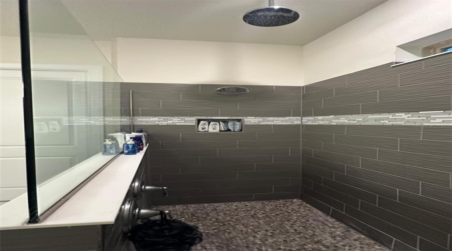 Orlando, Florida 32836, 7 Bedroom Bedrooms, ,4 Bathroombathrooms,Residential,For Sale,Leaf Grove,0,Mfro6438077