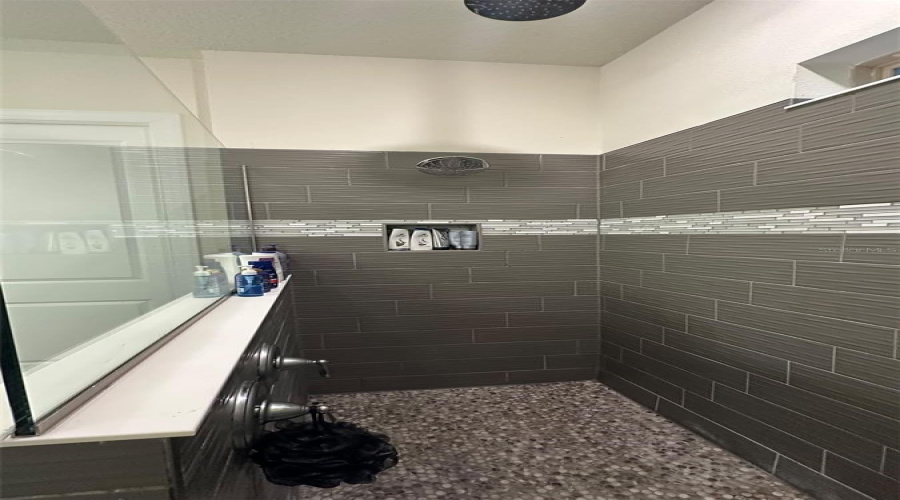 Orlando, Florida 32836, 7 Bedroom Bedrooms, ,4 Bathroombathrooms,Residential,For Sale,Leaf Grove,0,Mfro6438077