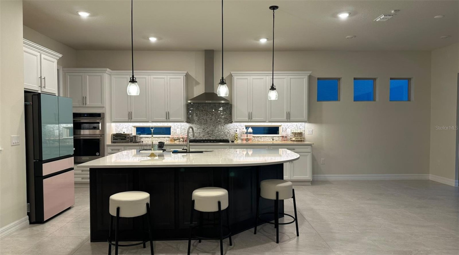 Orlando, Florida 32836, 7 Bedroom Bedrooms, ,4 Bathroombathrooms,Residential,For Sale,Leaf Grove,0,Mfro6438077