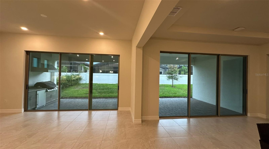 Orlando, Florida 32836, 7 Bedroom Bedrooms, ,4 Bathroombathrooms,Residential,For Sale,Leaf Grove,0,Mfro6438077