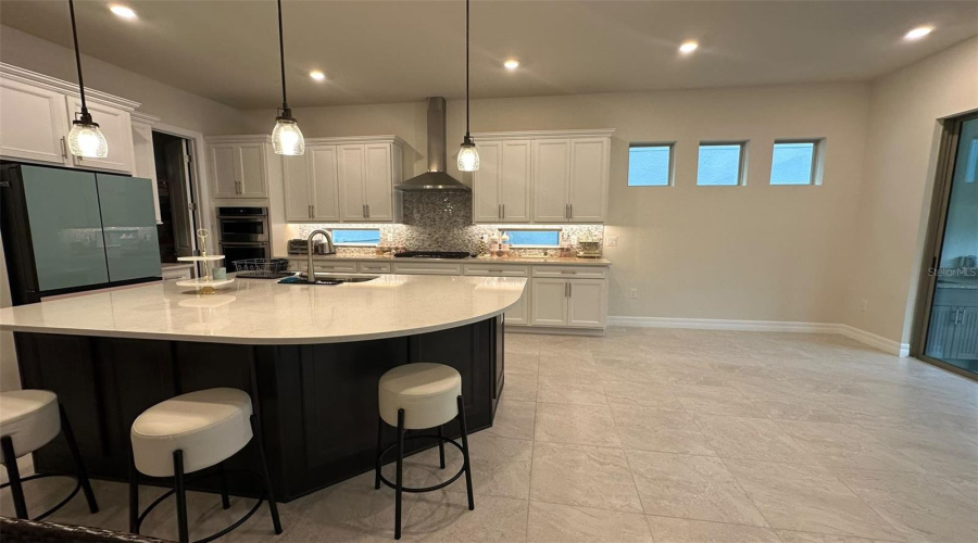 Orlando, Florida 32836, 7 Bedroom Bedrooms, ,4 Bathroombathrooms,Residential,For Sale,Leaf Grove,0,Mfro6438077