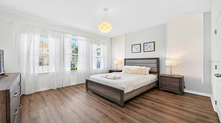 A Generously-Sized 1St Floor Bedroom And Nearby Full Bath Offer An Ideal Setup For Overnight Guests, Extended Family Or Multigenerational Living.
