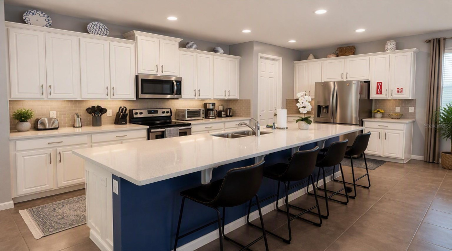 Kissimmee, Florida 34747, 9 Bedroom Bedrooms, ,6 Bathroombathrooms,Residential,For Sale,Sunshine Ridge,0,Mfro6440573