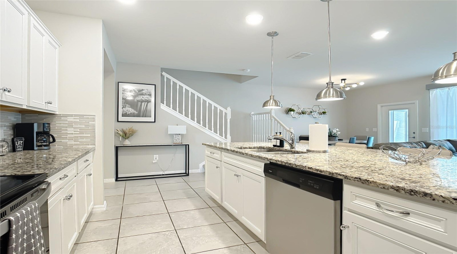 Davenport, Florida 33897, 5 Bedroom Bedrooms, ,4 Bathroombathrooms,Residential,For Sale,Paradise,0,Mfro6440616