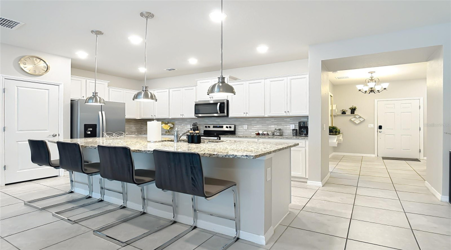 Davenport, Florida 33897, 5 Bedroom Bedrooms, ,4 Bathroombathrooms,Residential,For Sale,Paradise,0,Mfro6440616