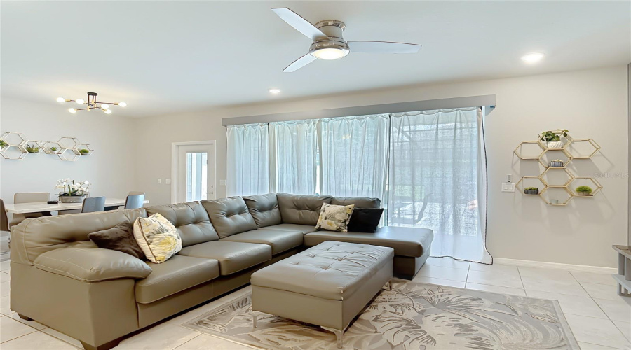 Davenport, Florida 33897, 5 Bedroom Bedrooms, ,4 Bathroombathrooms,Residential,For Sale,Paradise,0,Mfro6440616