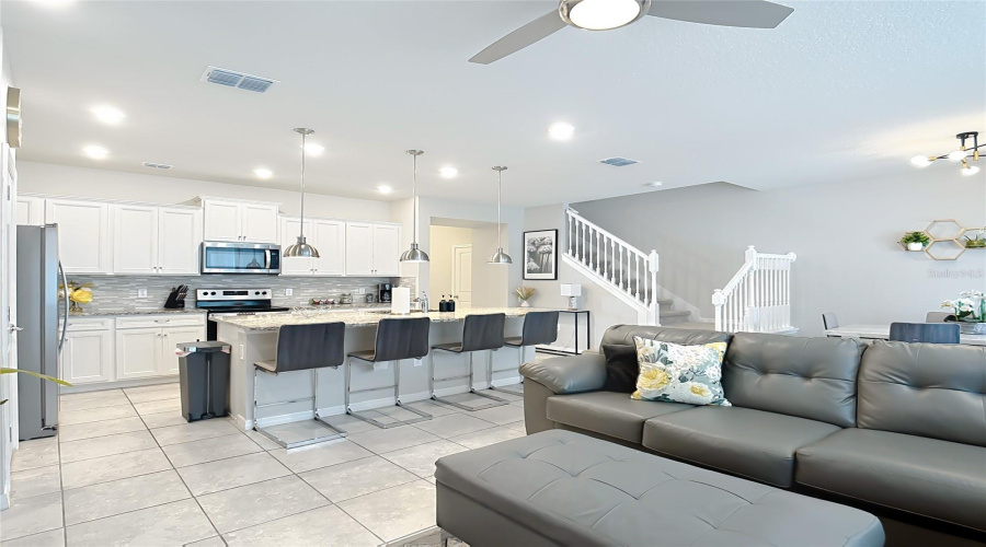 Davenport, Florida 33897, 5 Bedroom Bedrooms, ,4 Bathroombathrooms,Residential,For Sale,Paradise,0,Mfro6440616