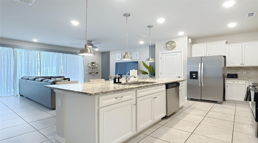 Davenport, Florida 33897, 5 Bedroom Bedrooms, ,4 Bathroombathrooms,Residential,For Sale,Paradise,0,Mfro6440616