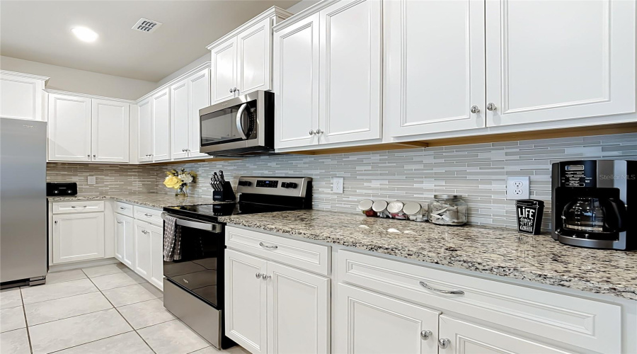 Davenport, Florida 33897, 5 Bedroom Bedrooms, ,4 Bathroombathrooms,Residential,For Sale,Paradise,0,Mfro6440616