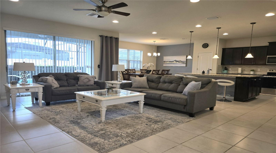 Kissimmee, Florida 34747, 5 Bedroom Bedrooms, ,4 Bathroombathrooms,Residential,For Sale,Dubai,0,Mfrp4939824