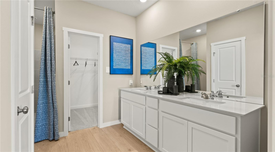 Davenport, Florida 33837, 4 Bedroom Bedrooms, ,3 Bathroombathrooms,Residential,For Sale,Eastminster,0,Mfro6441205