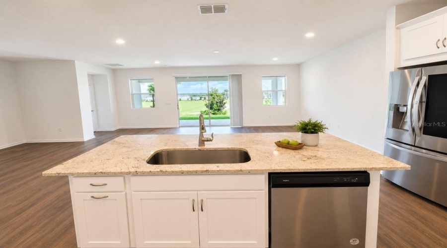 Kissimmee, Florida 34747, 4 Bedroom Bedrooms, ,3 Bathroombathrooms,Residential,For Sale,Lakeshore Breeze,0,Mfro6397466