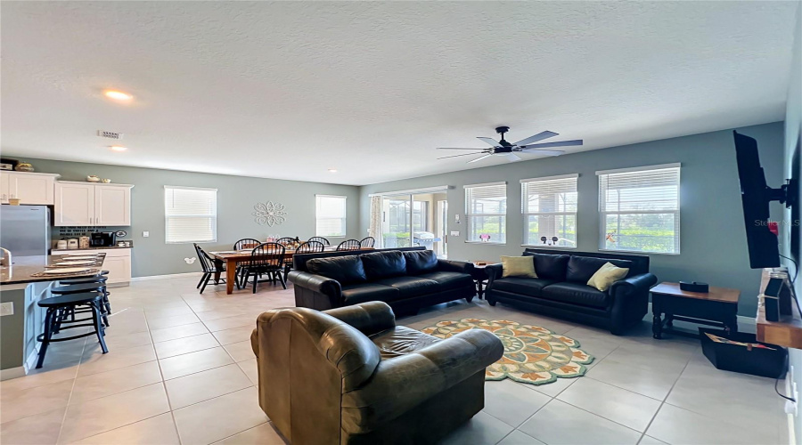 Davenport, Florida 33837, 5 Bedroom Bedrooms, ,4 Bathroombathrooms,Residential,For Sale,Oakmoss,0,Mfro6440765