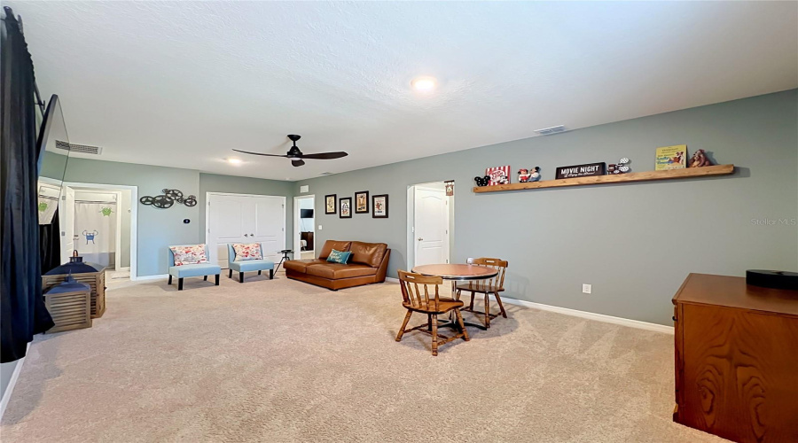 Davenport, Florida 33837, 5 Bedroom Bedrooms, ,4 Bathroombathrooms,Residential,For Sale,Oakmoss,0,Mfro6440765