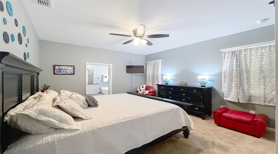Davenport, Florida 33837, 5 Bedroom Bedrooms, ,4 Bathroombathrooms,Residential,For Sale,Oakmoss,0,Mfro6440765