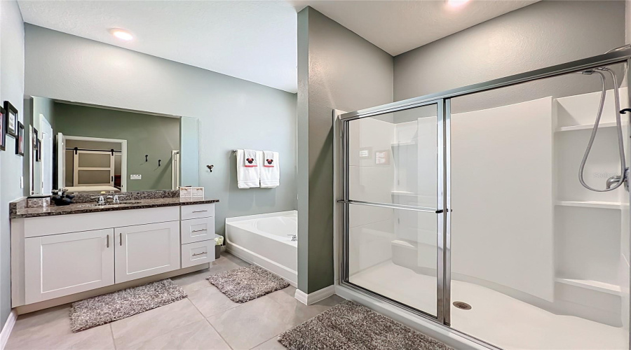 Davenport, Florida 33837, 5 Bedroom Bedrooms, ,4 Bathroombathrooms,Residential,For Sale,Oakmoss,0,Mfro6440765