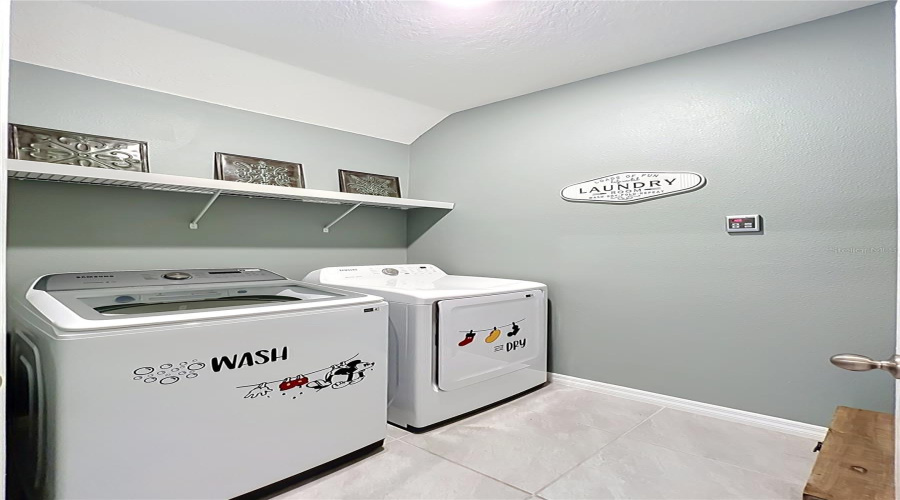 Davenport, Florida 33837, 5 Bedroom Bedrooms, ,4 Bathroombathrooms,Residential,For Sale,Oakmoss,0,Mfro6440765
