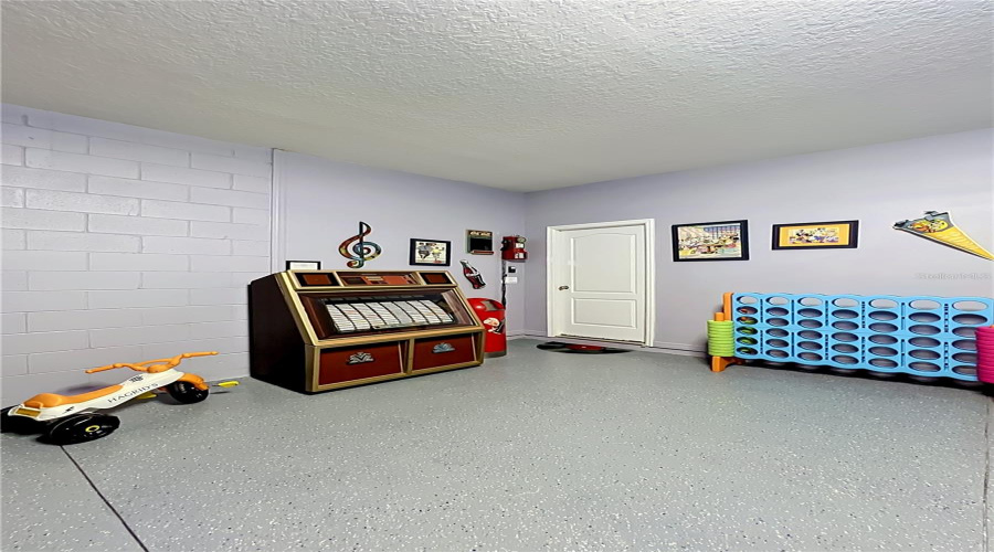 Davenport, Florida 33837, 5 Bedroom Bedrooms, ,4 Bathroombathrooms,Residential,For Sale,Oakmoss,0,Mfro6440765