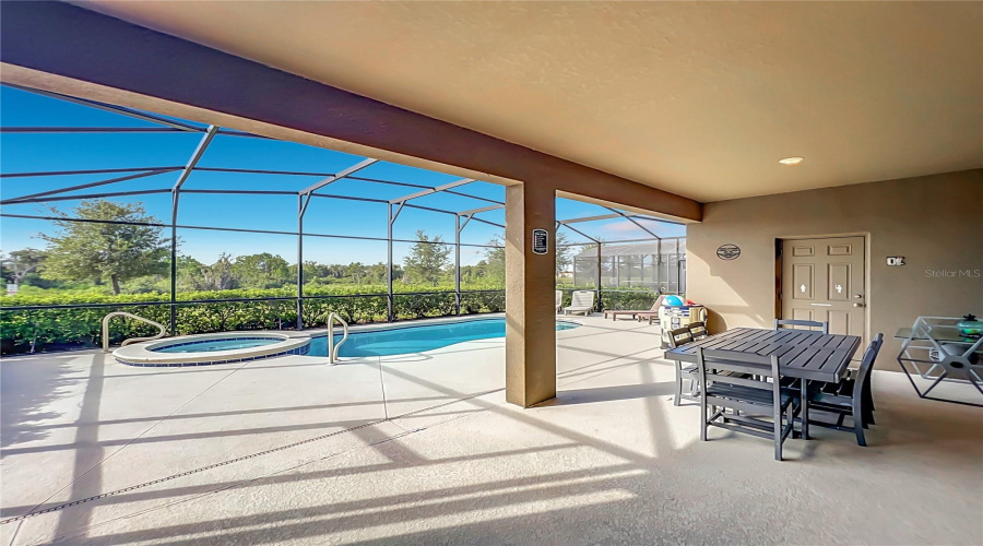 Davenport, Florida 33837, 5 Bedroom Bedrooms, ,4 Bathroombathrooms,Residential,For Sale,Oakmoss,0,Mfro6440765