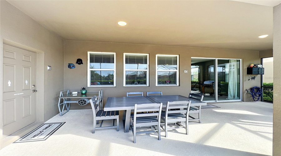 Davenport, Florida 33837, 5 Bedroom Bedrooms, ,4 Bathroombathrooms,Residential,For Sale,Oakmoss,0,Mfro6440765