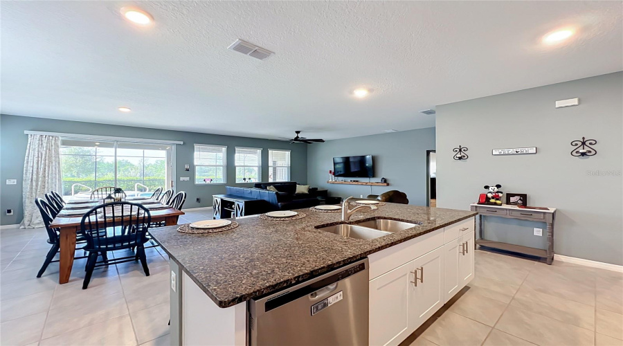 Davenport, Florida 33837, 5 Bedroom Bedrooms, ,4 Bathroombathrooms,Residential,For Sale,Oakmoss,0,Mfro6440765