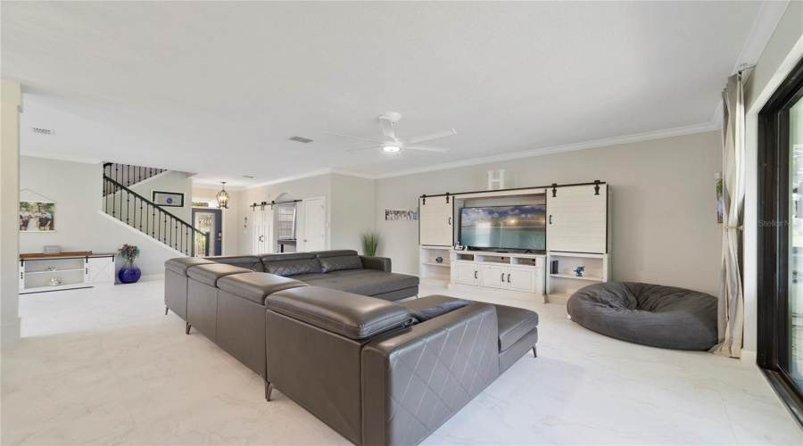 Davenport, Florida 33896, 6 Bedroom Bedrooms, ,4 Bathroombathrooms,Residential,For Sale,Mickelson,0,Mfro6441433