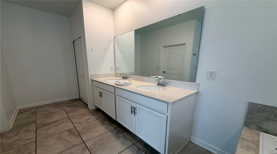 Davenport, Florida 33896, 3 Bedroom Bedrooms, ,2 Bathroombathrooms,Residential,For Sale,Challenge,0,Mfro6398678